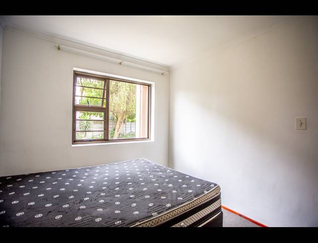 2 BEDROOM APARTMENT RENTED IN GROENVALLEI